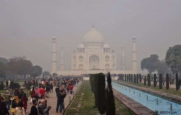 Dream vs. Reality: 19 Iconic Travel Destinations Through Real Traveler Photos