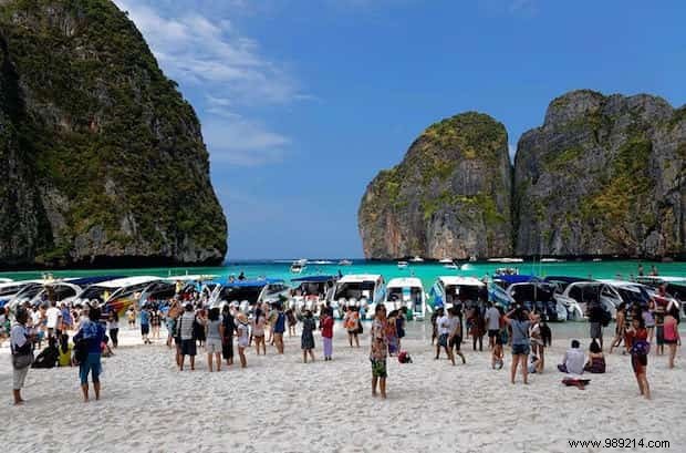 Dream vs. Reality: 19 Iconic Travel Destinations Through Real Traveler Photos