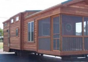 Rustic River Park Home: Luxurious Mobile Cabin Sleeps 6 with Full Amenities