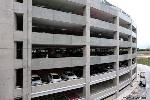 21 Expert Travel Hacks to Save Time and Money on Your Next Vacation