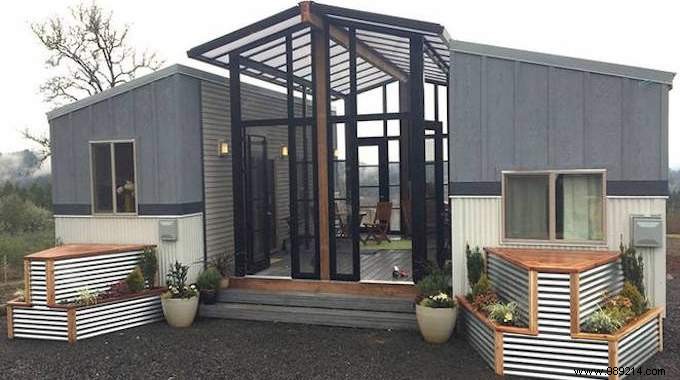 The Ohana: Two Tiny Houses Linked by a Veranda, Perfect for Family Living