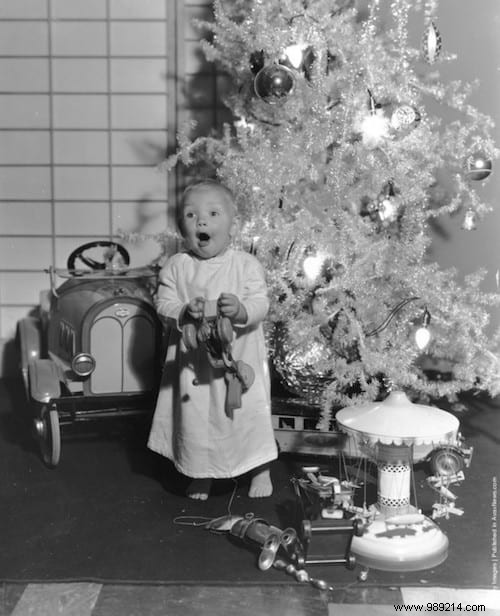 Vintage Christmas Trees from 100 Years Ago: 12 Authentic Historical Photos