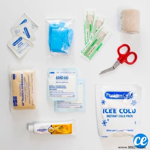 10 Essential Emergency Items to Always Keep in Your Car