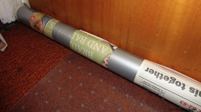 DIY Draft Excluder: Insulate Your Front Door with Newspaper Like a Pro
