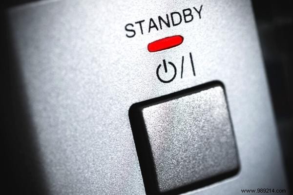 17 Bad Habits Skyrocketing Your Electricity Bills – Proven Fixes to Save €145+ Yearly