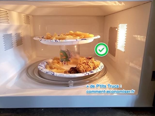 How to Heat Two Plates at the Same Time in the Microwave: Simple Glass Trick