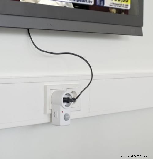 8 Expert Tips to Slash Your Electricity Bill and Save Hundreds Annually