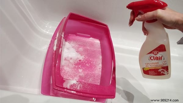 7 Safe, Natural Products to Clean and Deodorize Your Cat s Litter Box