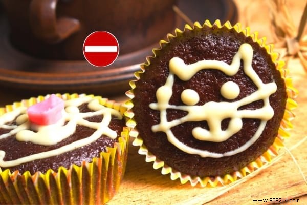 16 Toxic Foods to Never Feed Your Cat: Vet-Approved Insights