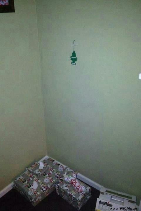 14 Creative DIY Christmas Trees on a Budget: Genius Ideas from Everyday Items