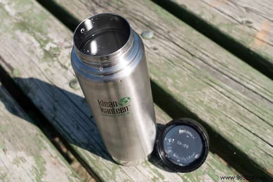 Why Reusing Plastic Water Bottles Poses Health Risks – Expert-Recommended Safer Alternatives