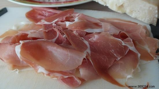 9 Foods Safe to Eat Past Their Expiration Date