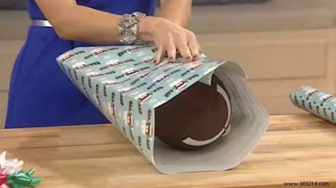 How to Wrap Balloons and Irregularly Shaped Gifts: Simple Pro Technique