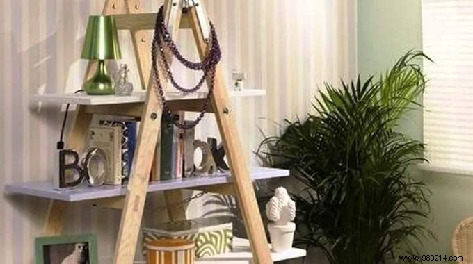 DIY Guide: Upcycle an Old Ladder into a Stylish Shelf in Just 15 Minutes