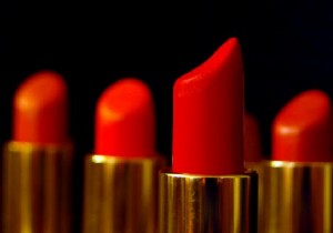 How to Easily Remove Lipstick Stains from Clothes with Makeup Remover