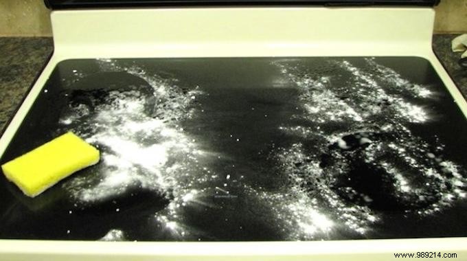 How to Clean Ceramic Hobs Effectively with Baking Soda: A Proven Method