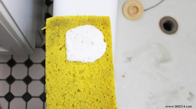 Baking Soda: The Natural, Effective Way to a Spotless Bathroom