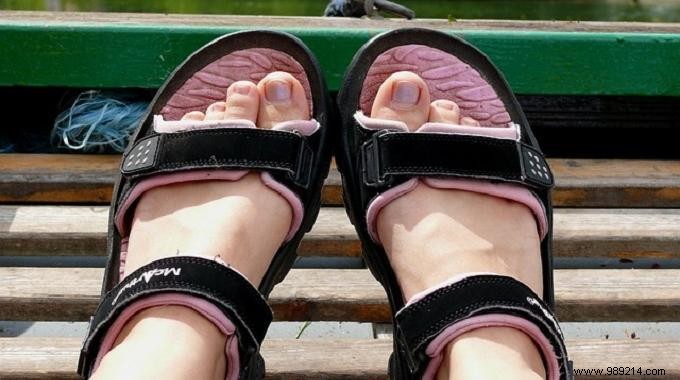 No More Slippery Soles: My Proven White Vinegar Trick for Lasting Grip