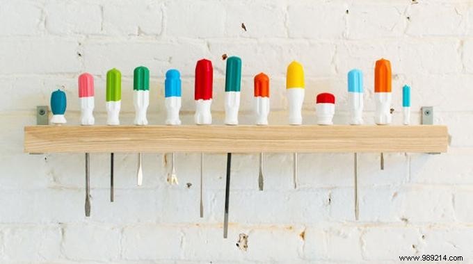 Quick DIY Hack: Craft a Custom Screwdriver from a Bic Pen in 30 Seconds