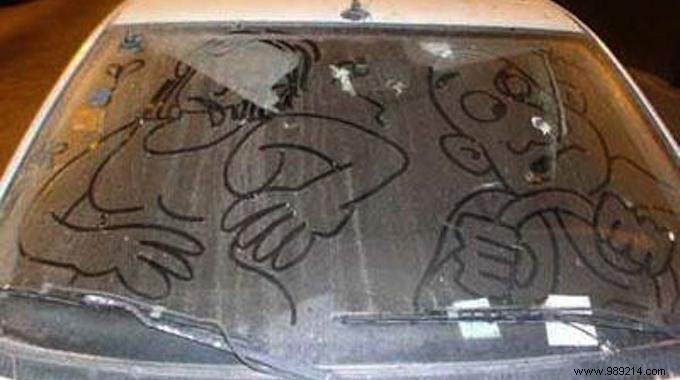 Clean Your Windshield with Coca-Cola: Proven Hack for Removing Bugs and Grime