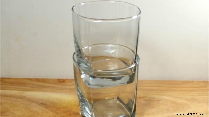 How to Easily Separate Stuck Glasses with the Hot-Cold Water Trick