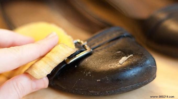 Shine Your Leather Shoes Naturally: The Banana Peel Method That Works