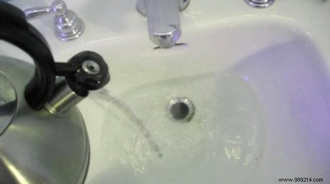 Unclog Drains Effortlessly: The Proven Boiling Water Method