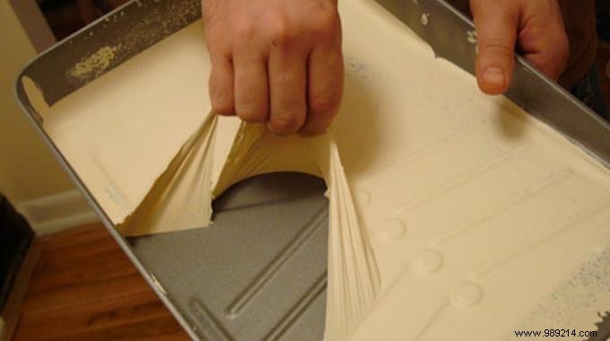 How to Clean a Paint Tray in Seconds: The Aluminum Foil Trick Every Painter Needs