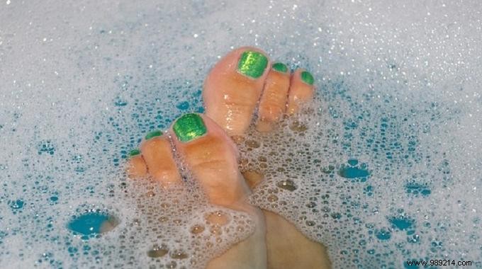 Relax Tired Feet with a Simple Baking Soda Soak: Proven Home Remedy