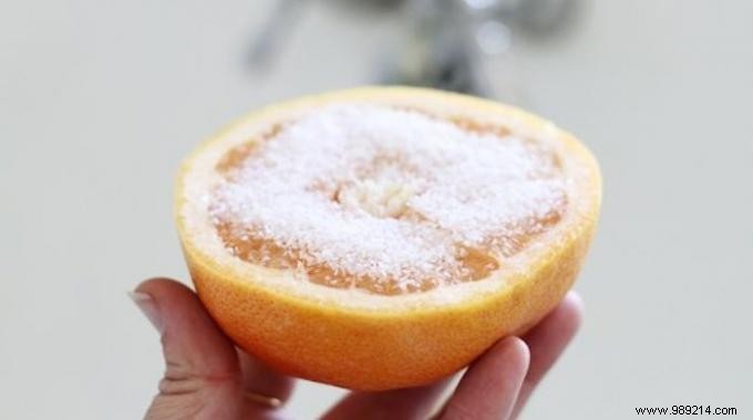 Natural Bathtub Cleaning Hack: Remove Rust Stains with Grapefruit and Salt