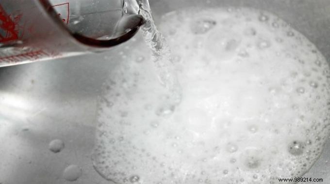 How to Unclog Your Kitchen Sink Naturally with Baking Powder and Vinegar