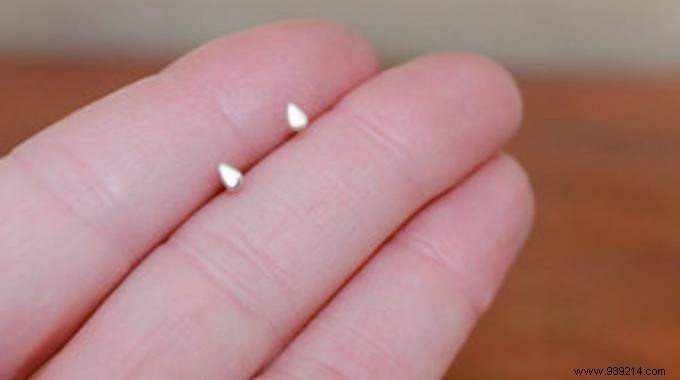 Simple Vacuum Hack: Retrieve Lost Earrings from Under Furniture