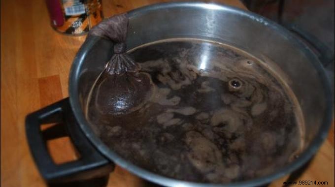 Revive Old Clothes Naturally: Simple Coffee Grounds Dyeing Method