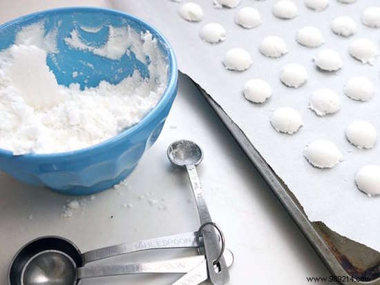 Easy Homemade Effervescent Toilet Tablets for a Clean, Fresh Bathroom