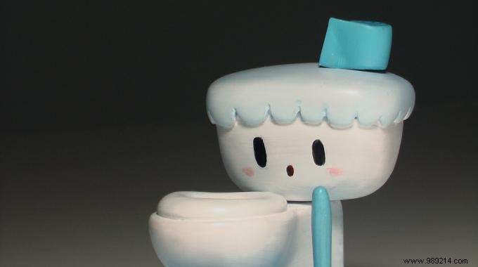 Unclog a Toilet with a Plastic Bottle: Proven DIY Fix Without a Plunger