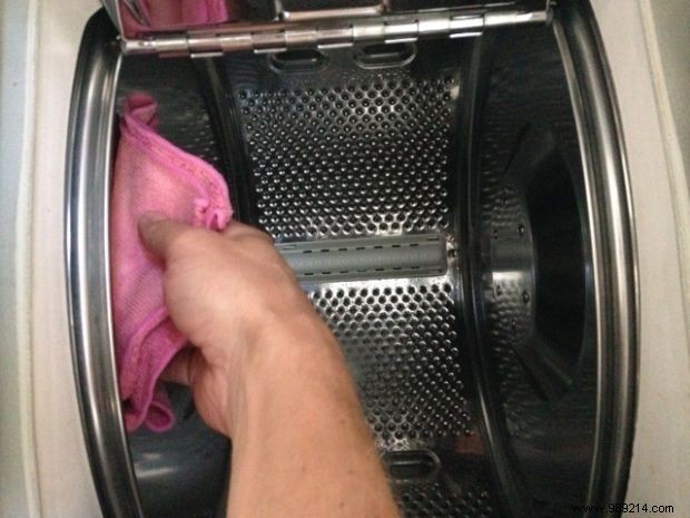 How to Deep Clean Your Washing Machine in 7 Proven Steps with Baking Soda and Vinegar