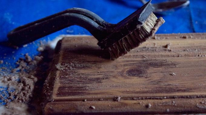 Baking Soda: The Natural Wood Stripper for Safe, Chemical-Free Paint Removal