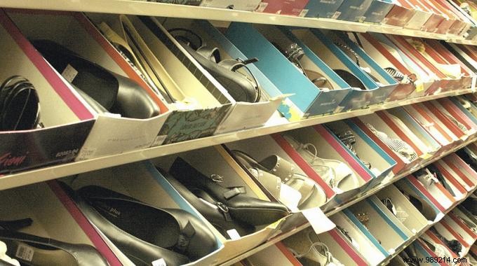 DIY Guide: Transform Shoe Boxes into Stylish Briefcases for Smart Storage