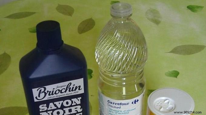 Budget-Friendly Spring Cleaning Guide: Efficient Tips for Bedrooms and Living Rooms