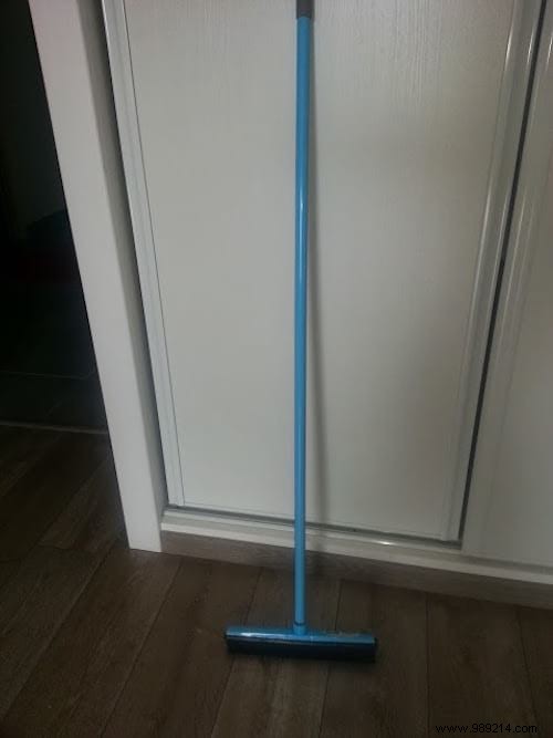 Dust Parquet Floors Effortlessly Without Wipes: Proven Old Pantyhose Hack