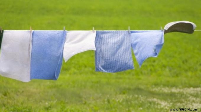 How to Hang Laundry Mark-Free: Pro Tips for Garden or Balcony Drying