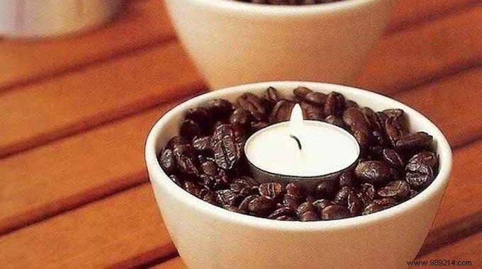 Create a Natural Coffee-Scented Candle in Under 10 Seconds