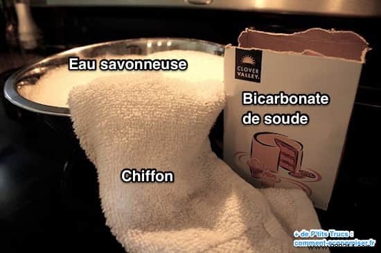 How to Easily Deep-Clean Your Glass Hob with Baking Soda: A Proven Home Trick