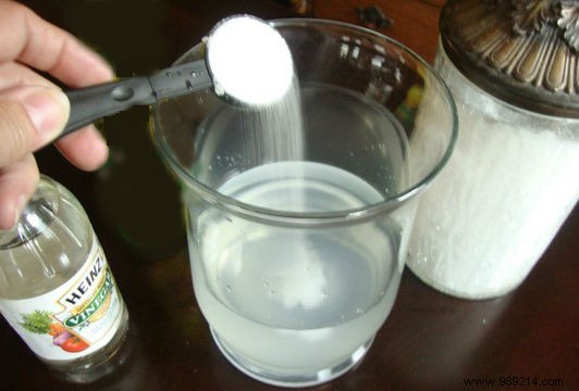 2 Proven Tips to Make Your Bouquet Last Longer: Baking Soda and Vinegar