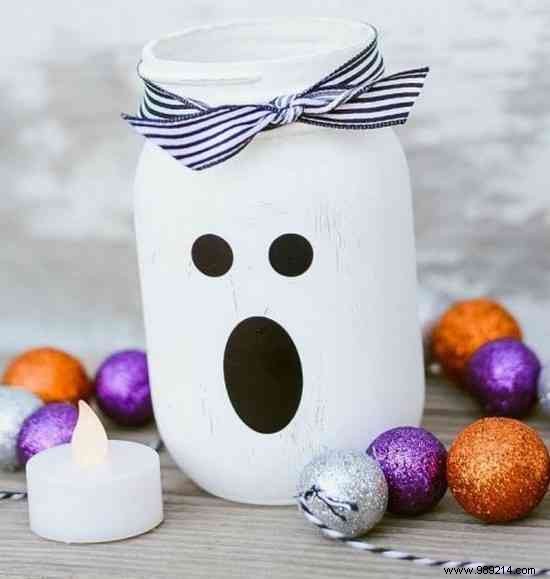29 Creative Ways to Repurpose Glass Jars for Spooky Halloween Crafts