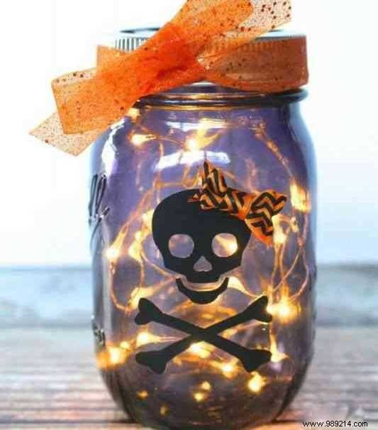 29 Creative Ways to Repurpose Glass Jars for Spooky Halloween Crafts