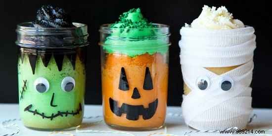 29 Creative Ways to Repurpose Glass Jars for Spooky Halloween Crafts