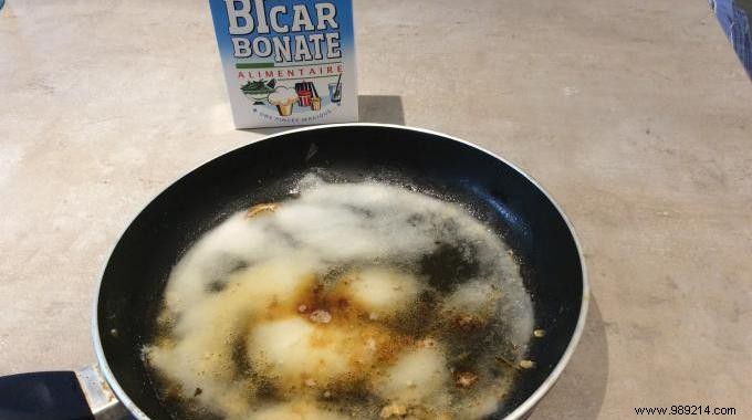 Proven Baking Soda Trick to Clean Burnt Pans Effortlessly – Minimal Scrubbing Required