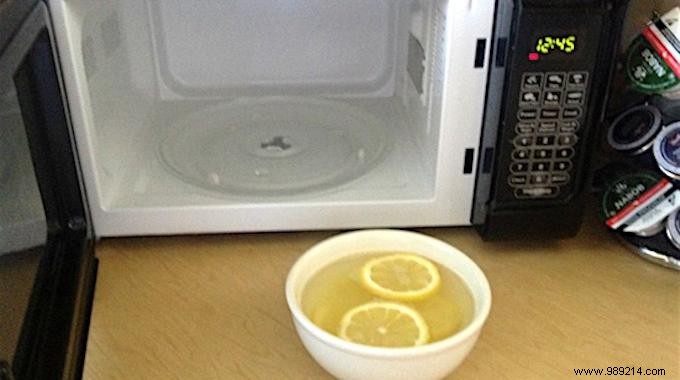 Clean Your Microwave Effortlessly: No Scrubbing or Chemicals Needed