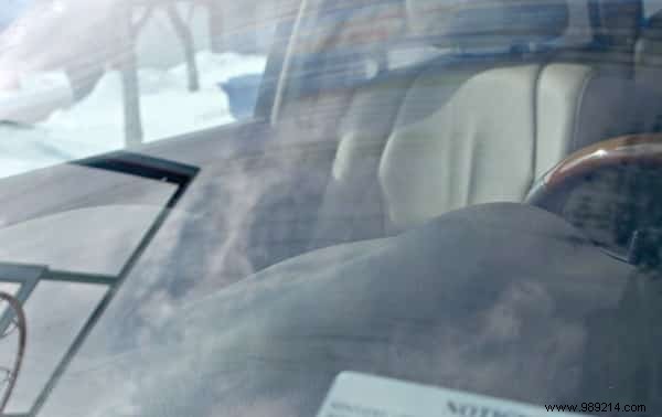 Proven DIY Windshield De-Icer: Clear Frost in Seconds with 2 Simple Ingredients